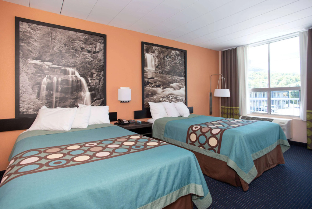Super 8 by Wyndham Black Mountain Asheville East