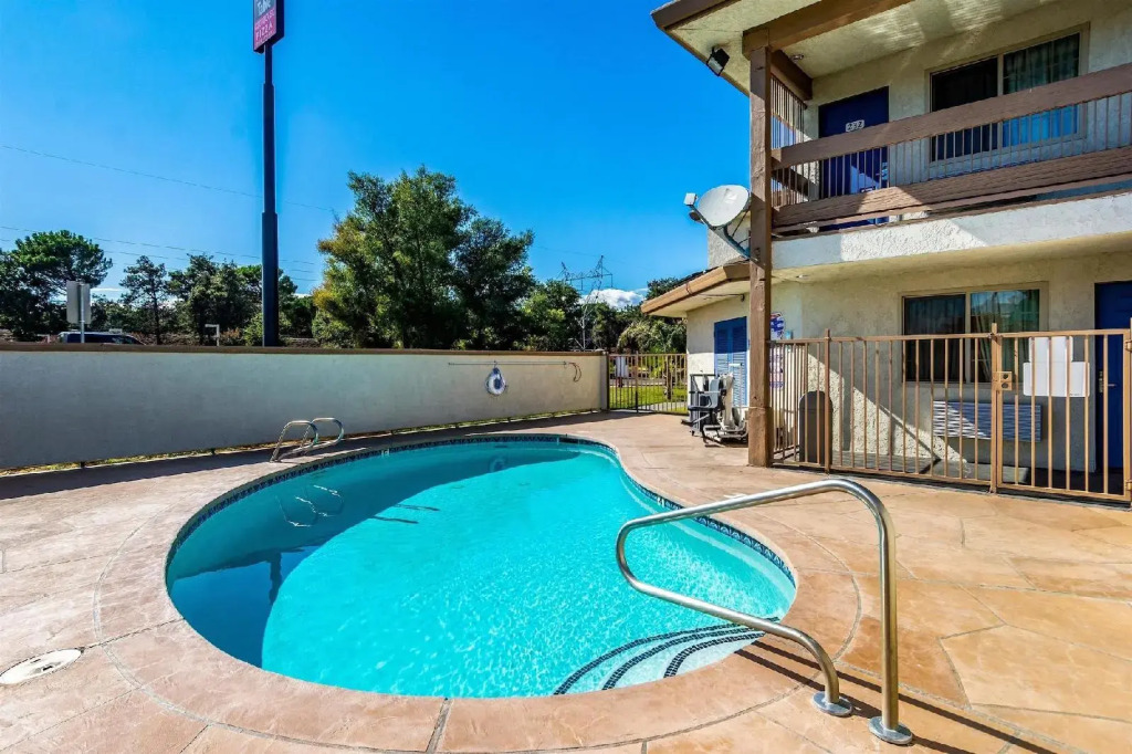 Motel 6-Anderson, CA - Redding Airport