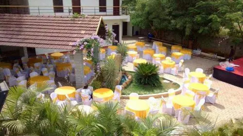 Golds Club & Resort
