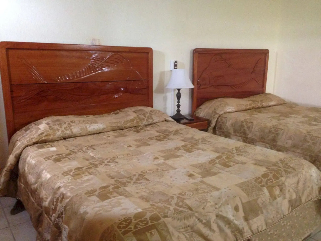 Fish Hook Marina Hotel