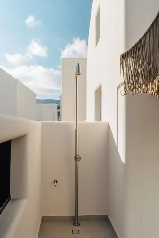 Erthā Suites with private pools