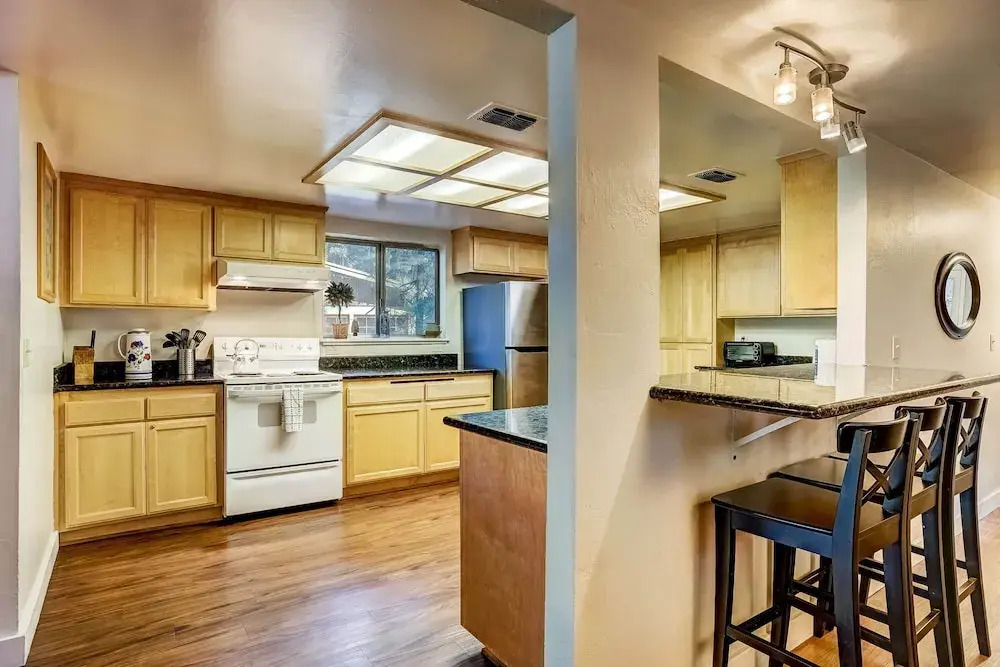 Paloma Place  Hot Tub | Game Room | Pool Table