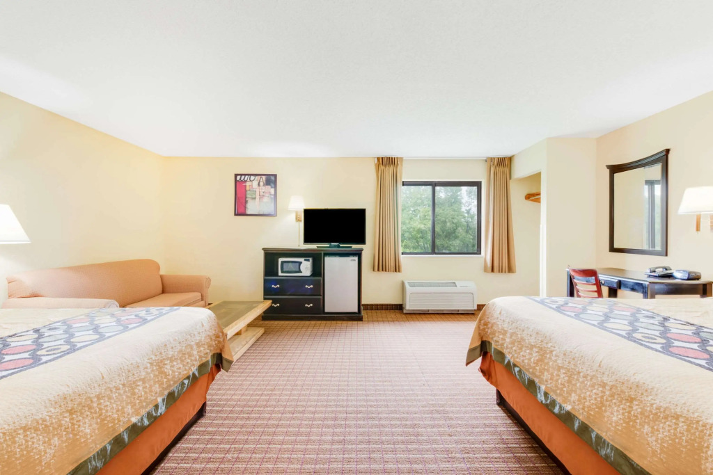Super 8 by Wyndham Allentown Kutztown Area