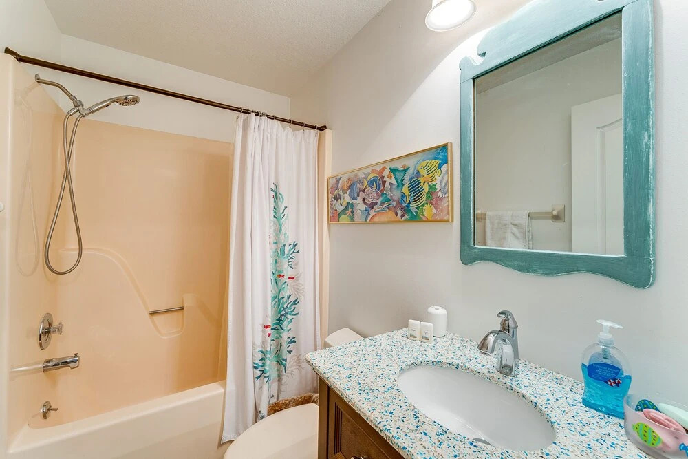 Breezy Englewood Condo w/ Community Pool!