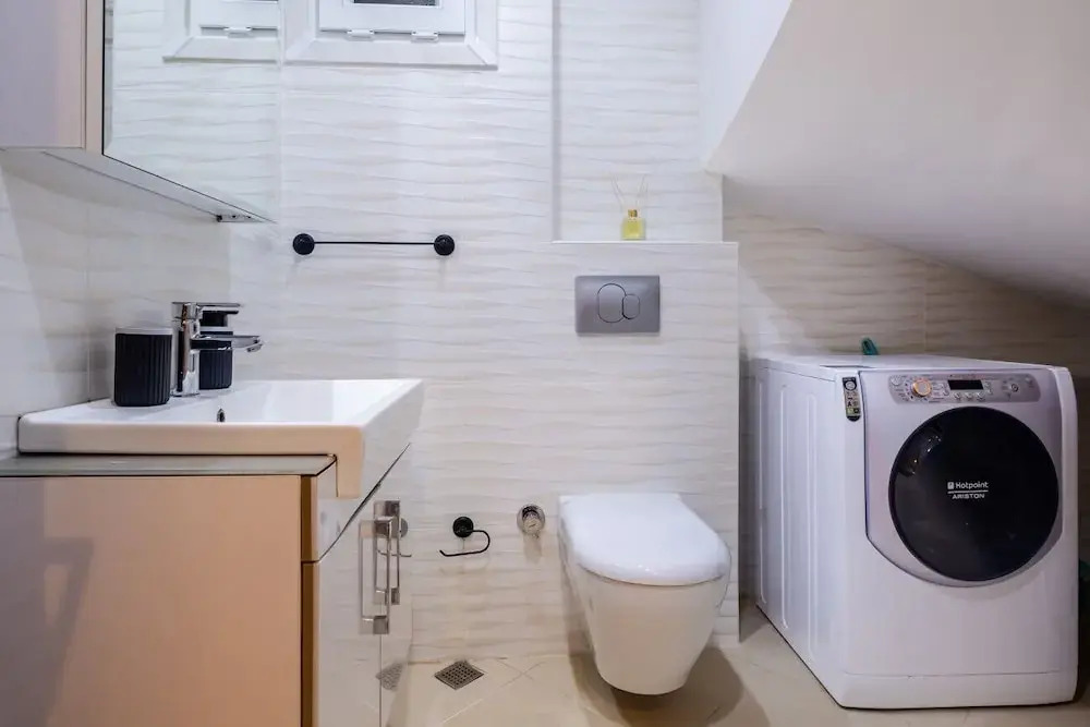 Sleek Flat Near Public Transportation in Maltepe