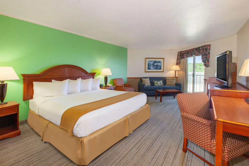 Apple Tree Inn; SureStay Collection by Best Western