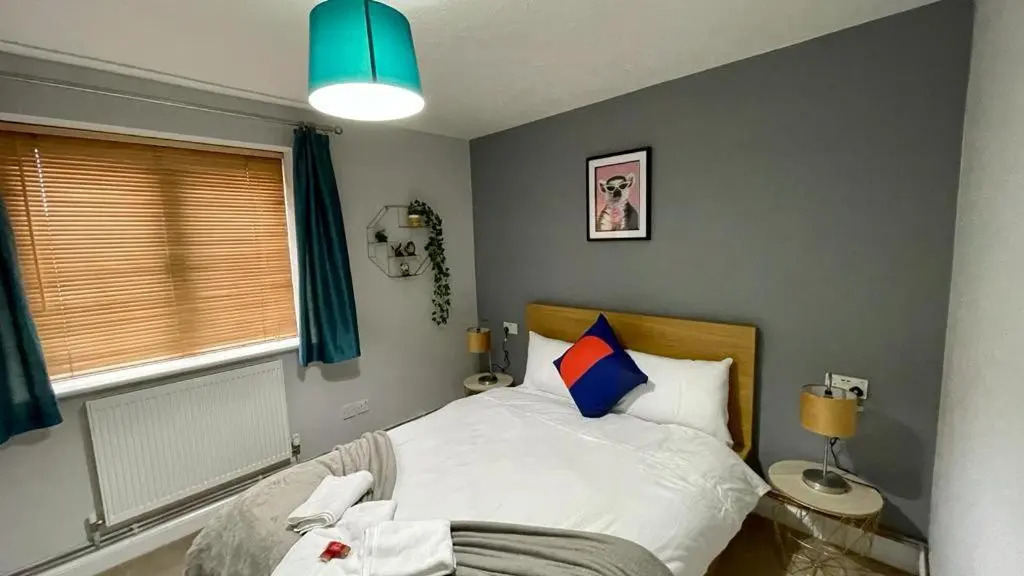 RiverView 1 Bed Apartment with Parking by CozyNest
