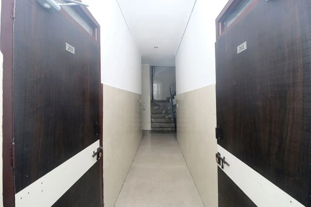 OYO 19318 Jn Residency
