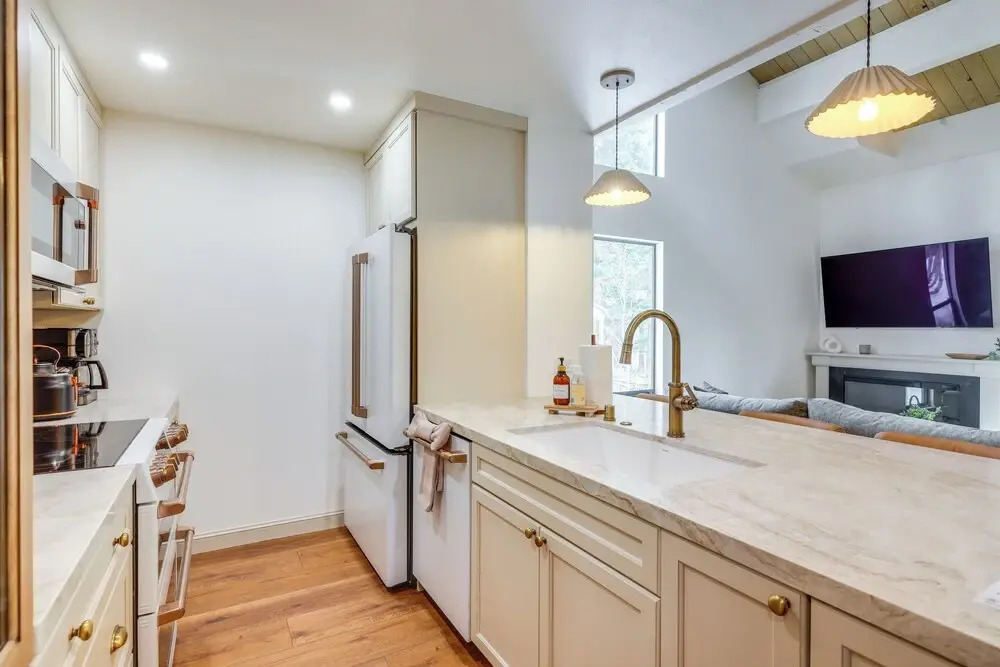 8 Mi to Northstar Slopes: Tahoe Gem w/ Fireplace