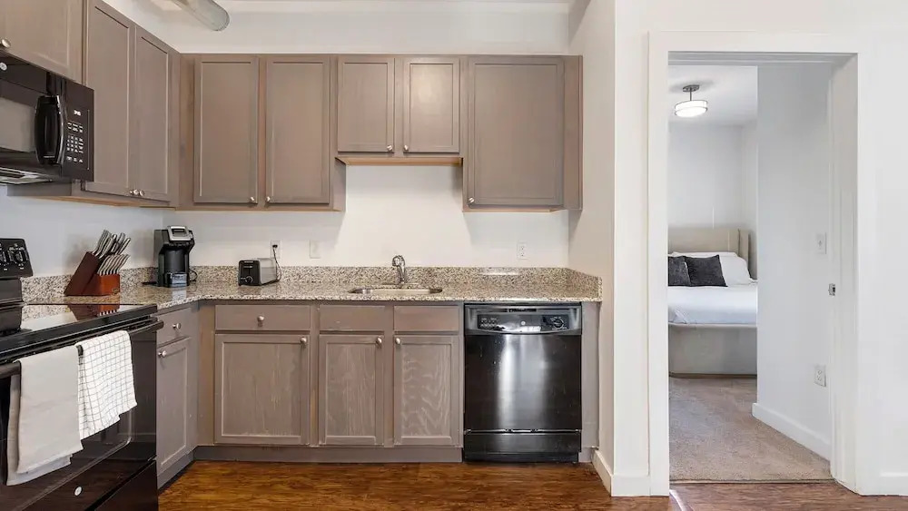 Landing Apartments near Jefferson Park