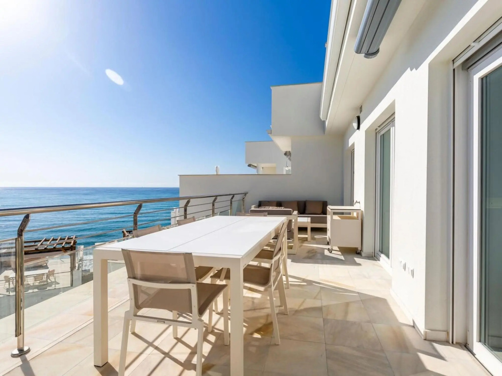 Luxury Apartment, Dishwasher And Sea View