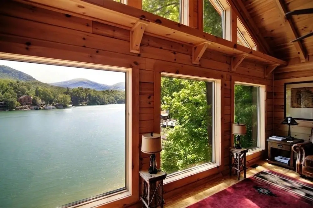 Large Lakefront Cabin W/kayaks And Boathouse 5 Bedroom Home