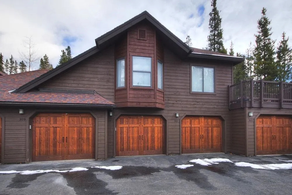 Village Point 303