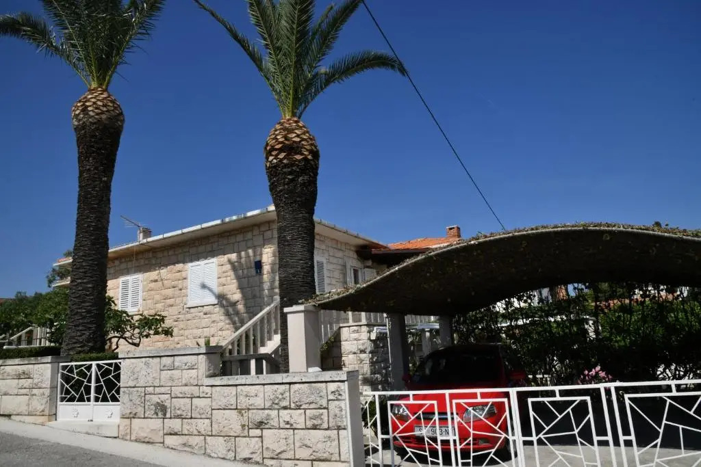 Apartments Near Sea Supetar