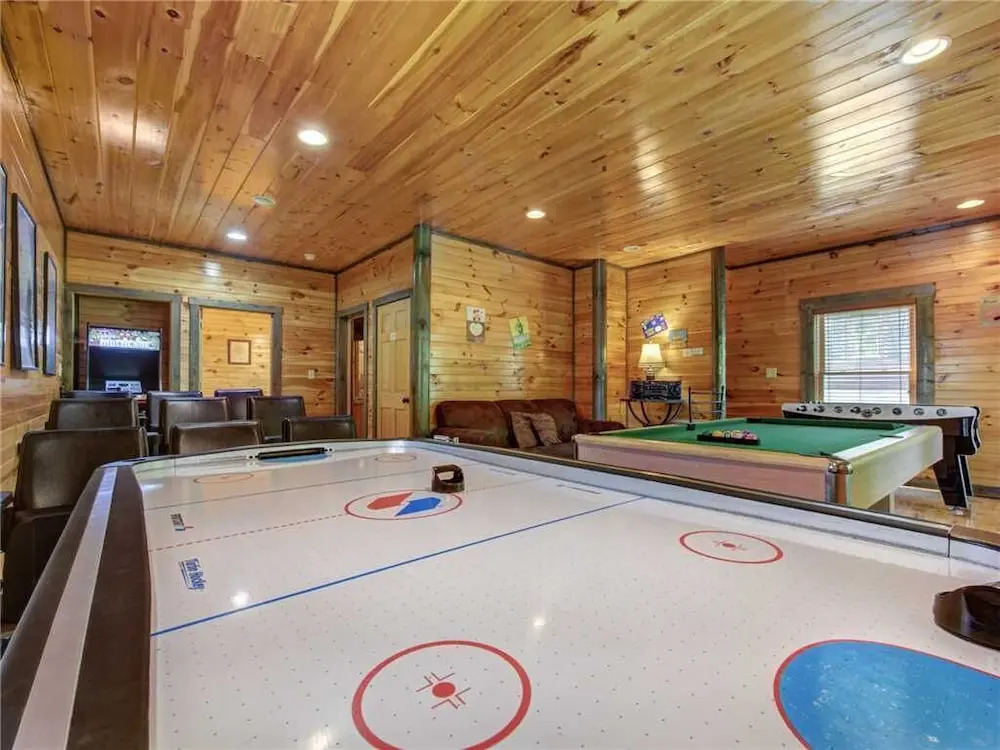 Celebration Lodge 4 Bedroom Home with Hot Tub