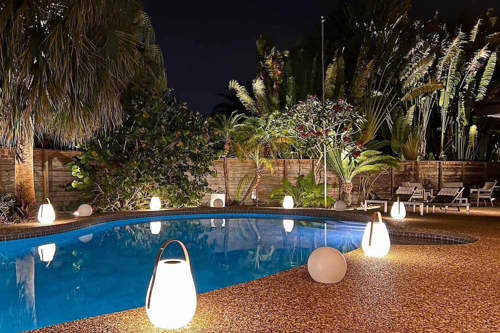 2 Mi to Beach: Updated & Private Oakland Park Gem!