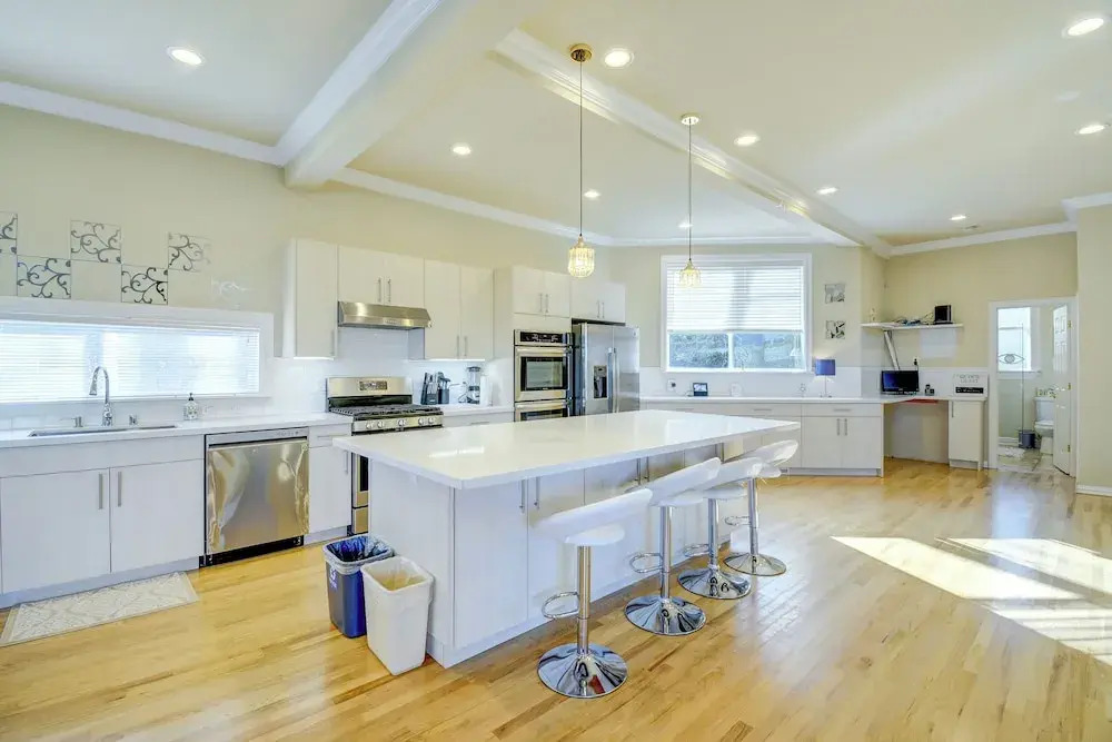 Luxe Federal Way Rental - Walk to the Water