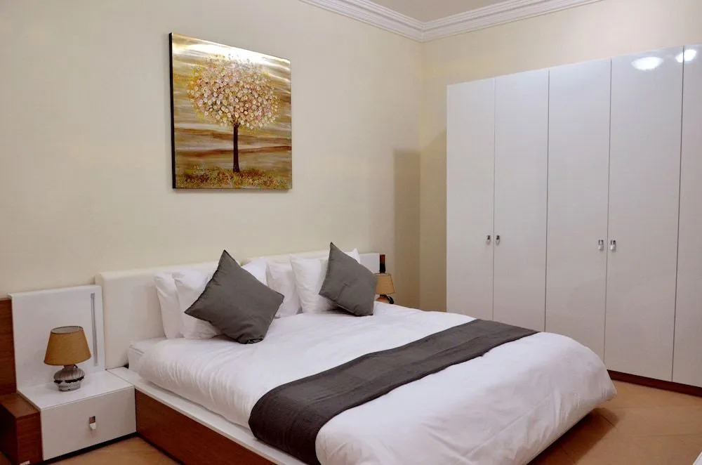 Emerald Suites
