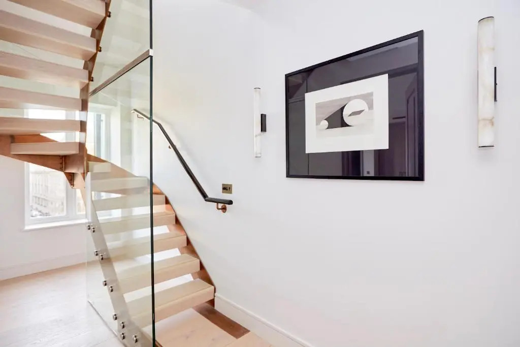 Beautiful Westminster Suites by Sonder