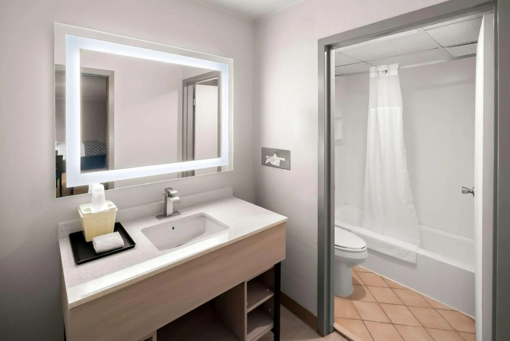 Clarion Inn and Suites Convention Center Kearney