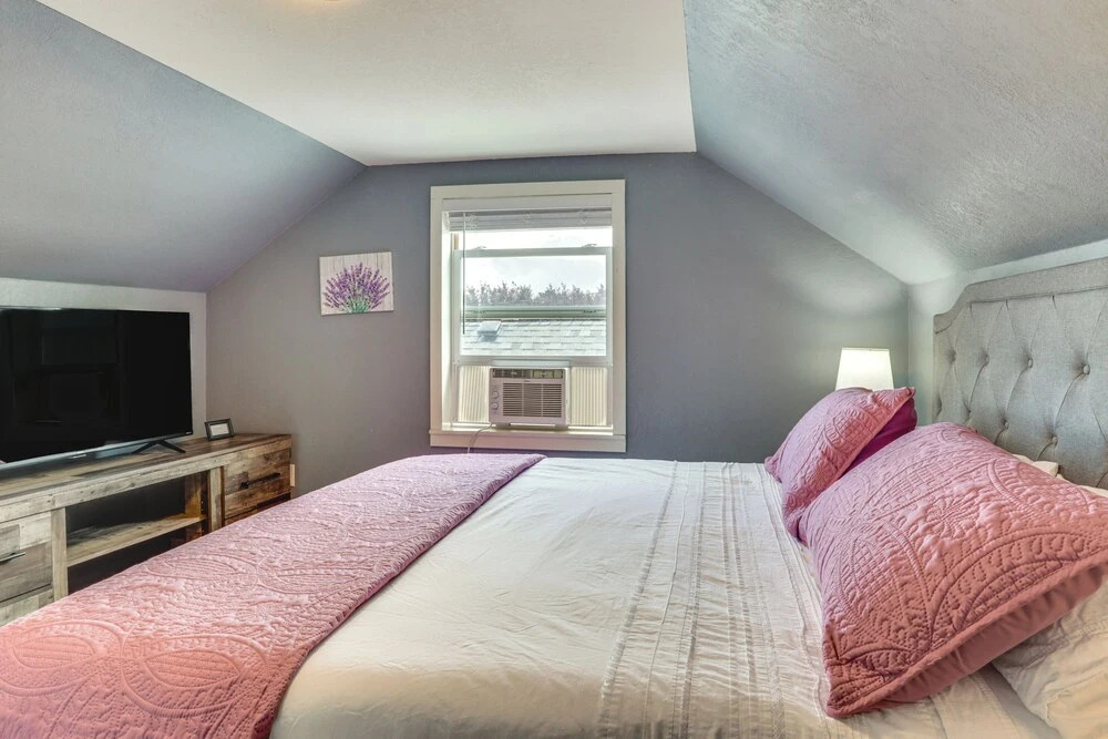 Charming Mcminnville Home - Walk to Wineries!
