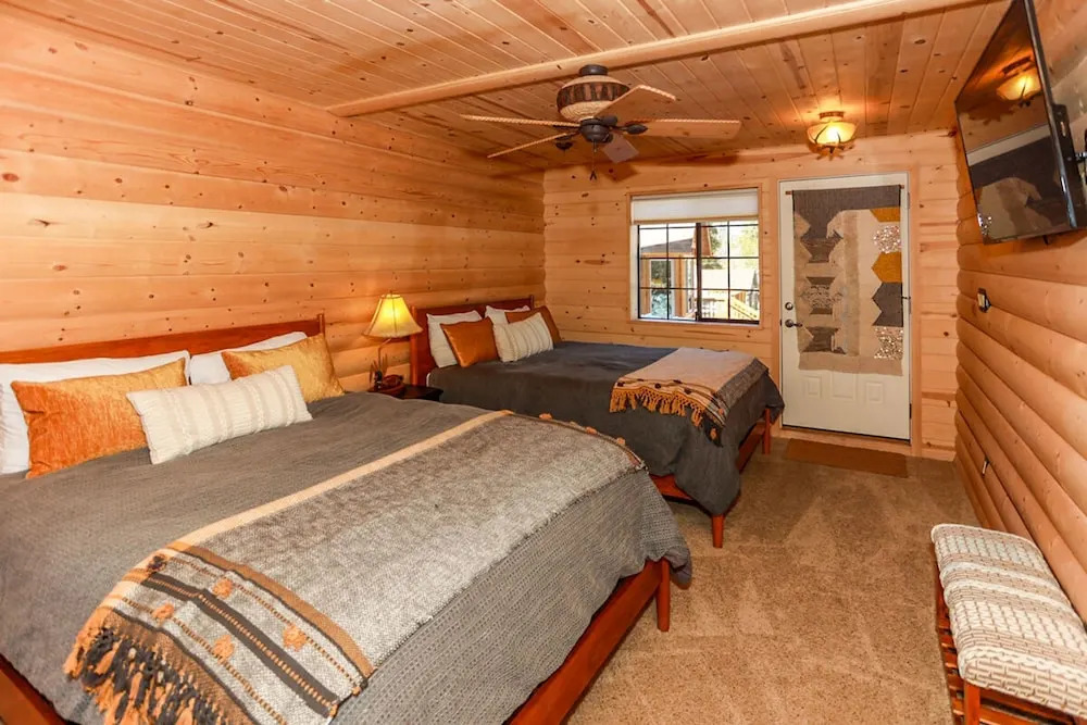 Woodland Log-1887 by Big Bear Vacations
