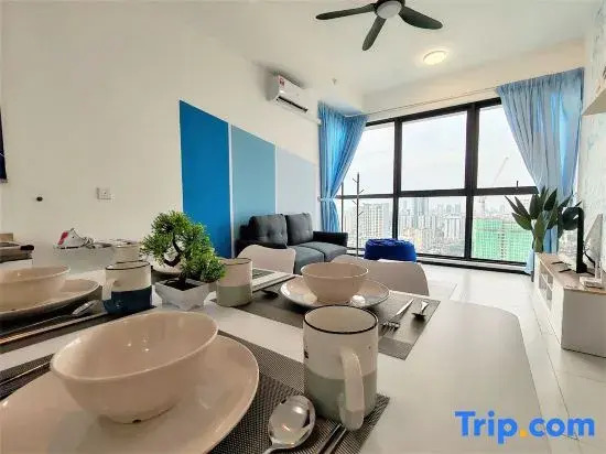 Skyblue 2 Rooms Apartment, 4+2 Pax @ Urban Suites