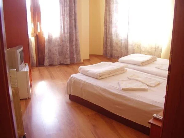 Hristovi Apartments & Studios
