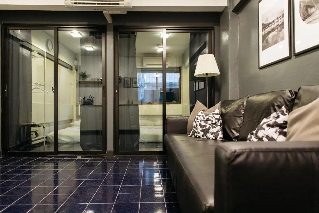 T2 2 Bedrooms 6 guests Full kitchen 1 min to BTS