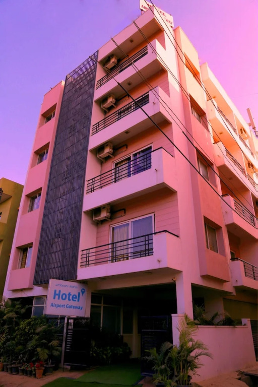 The Hoften Sterling Plaza Near Kempegowda International Airport