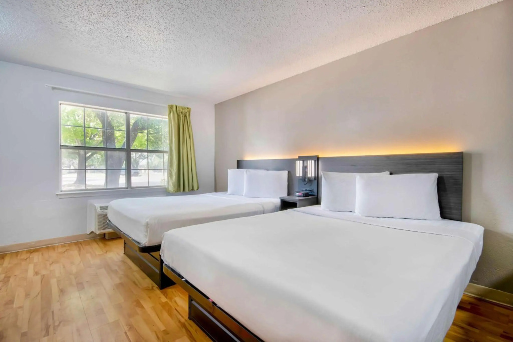 Studio 6 Extended Stay - San Antonio, TX - Six Flags