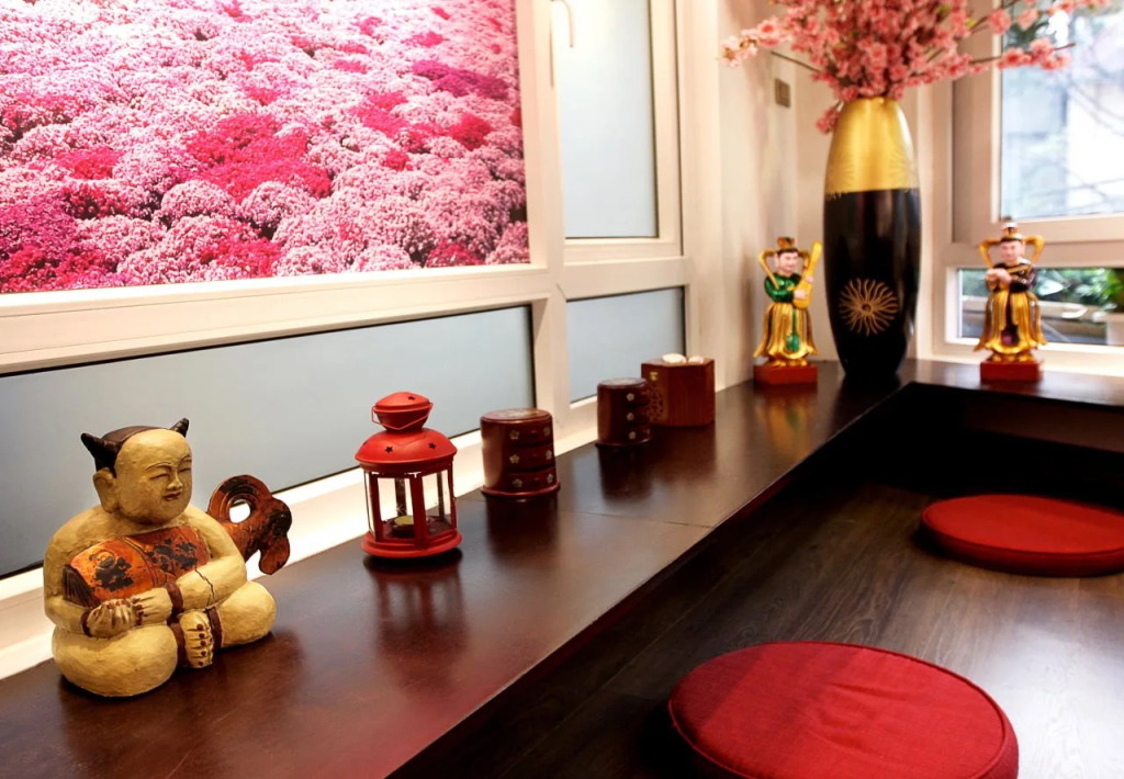 Tomodachi House