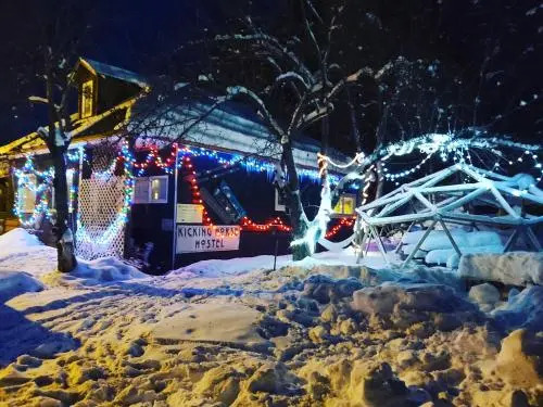Kicking Horse Backpacker Hostel