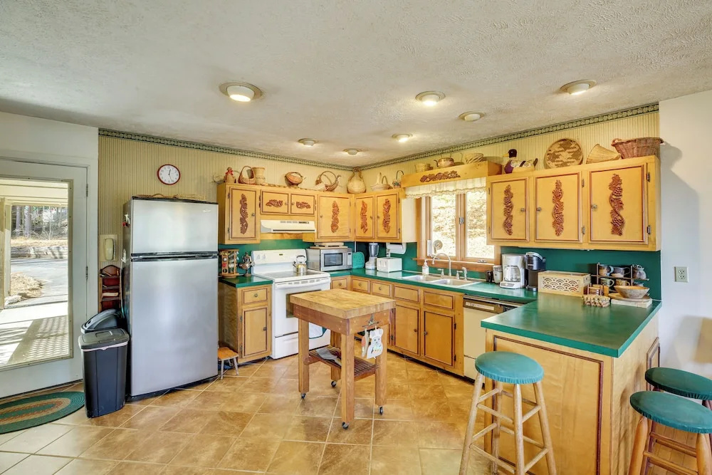 Ski, Hike & Unwind: Mtn-view Gem w/ Deck in Boone