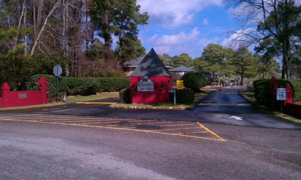 Country Club Villas