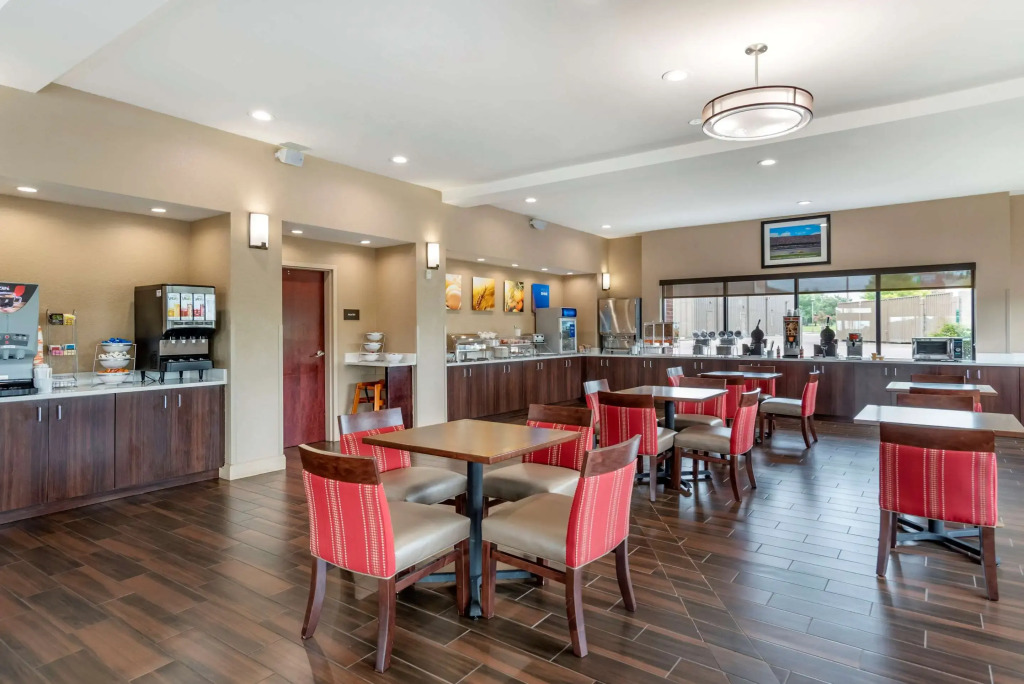 Comfort Suites Pell City near Logan Martin Lake