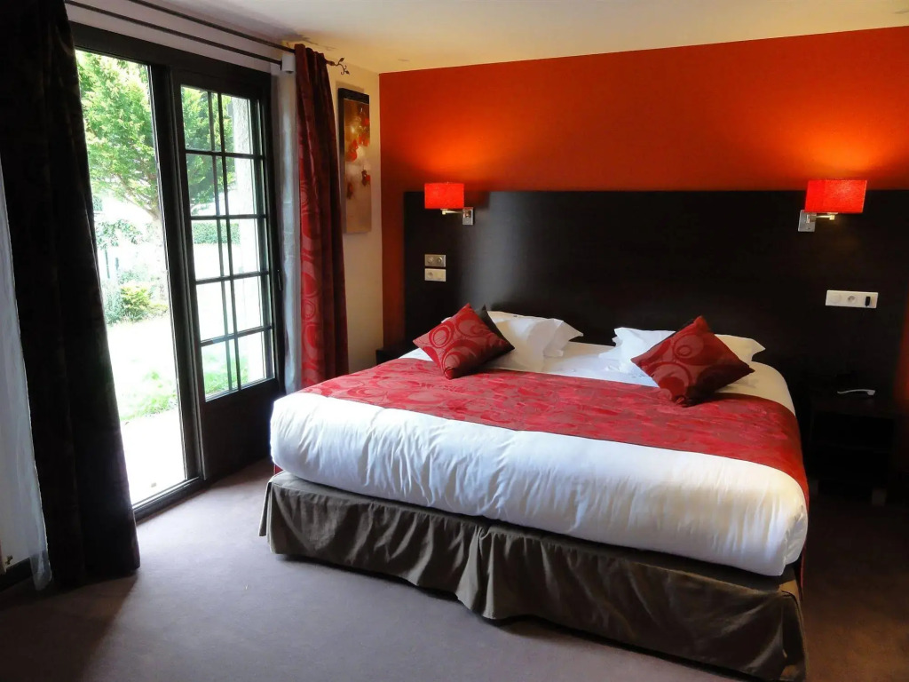 Hôtel Restaurant Les Coquelicots, The Originals Relais
