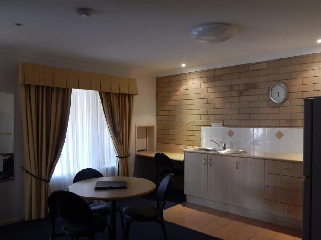 Cotswold Motor Inn