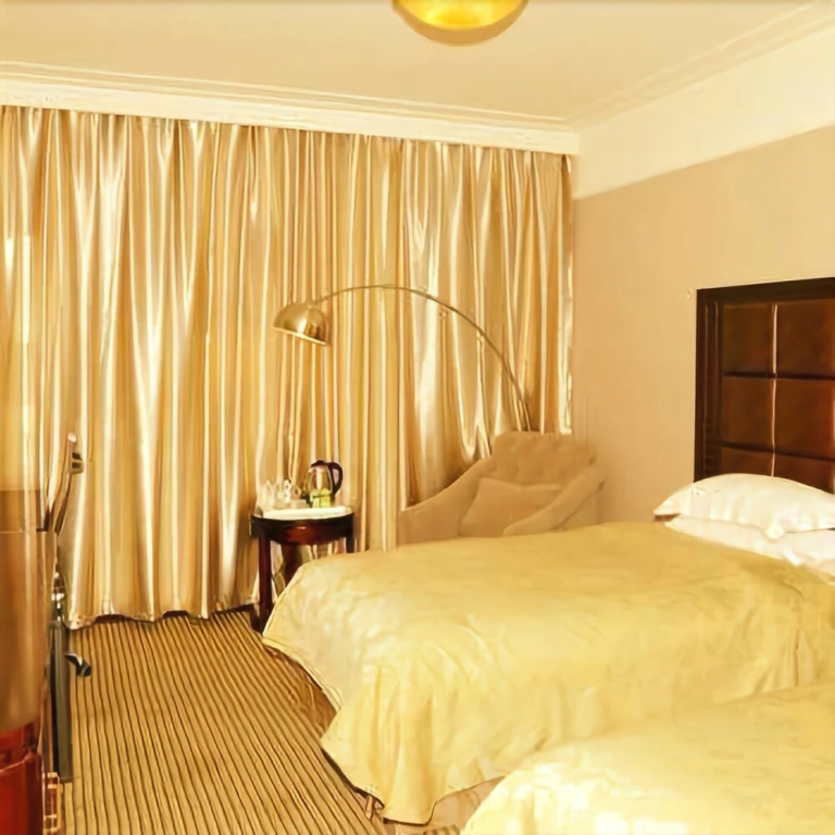 Pucheng Xinglong Hotel