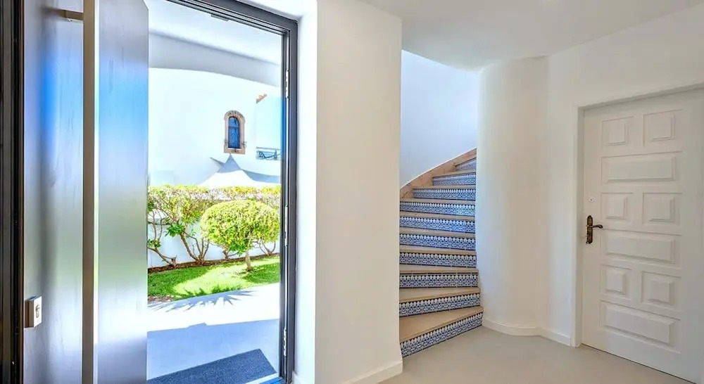 Old Village Area, Your Perfect Vilamoura Getaway, Private Pool, AC & Wifi