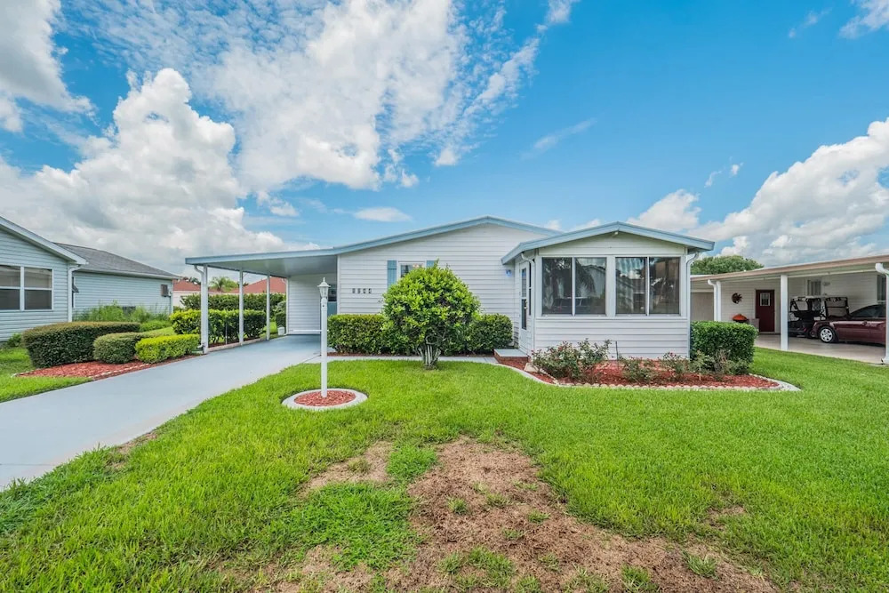 Granada Court 1244 by White Pelican VR