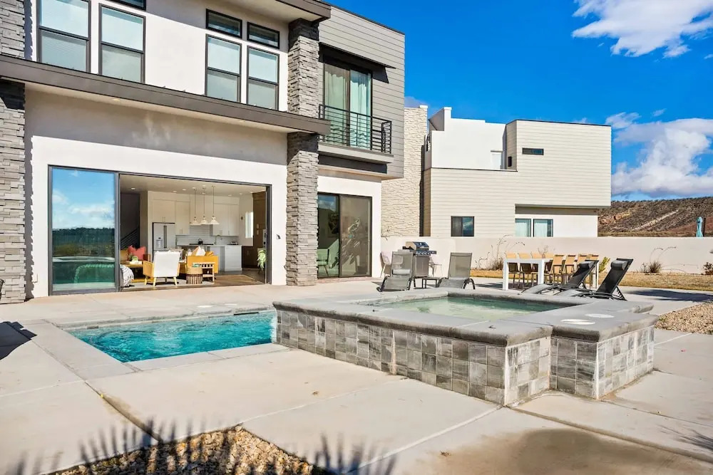 Perfectly On Par 7 Bedroom Home
