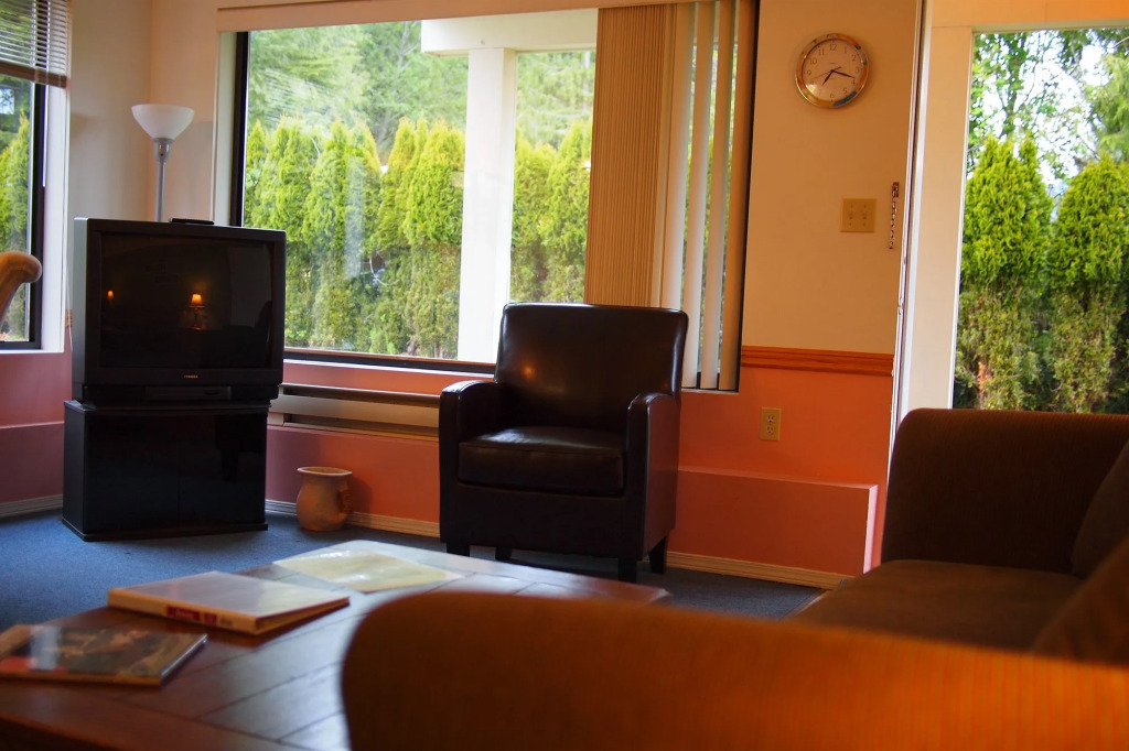 Whales Tail Guest Suites