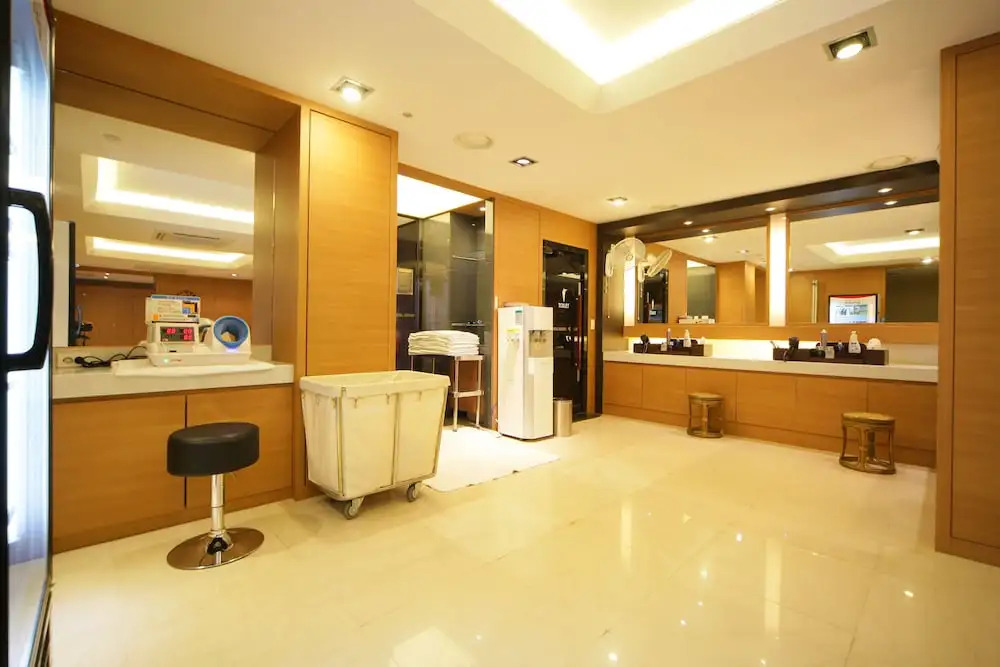 Hotel Biz Inn