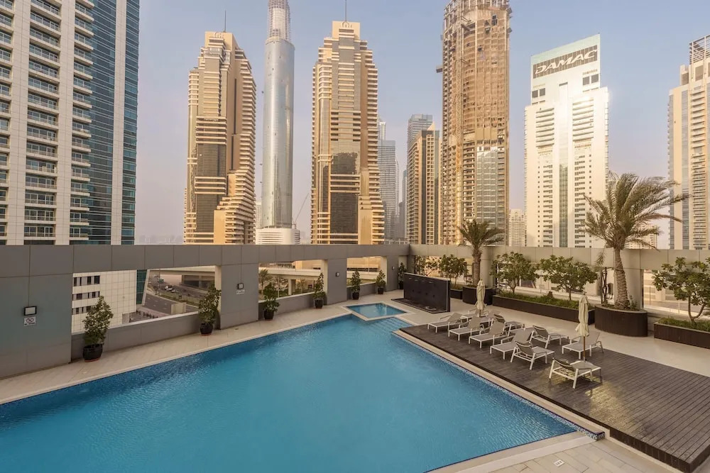 Maison Privee - Bright & Trendy Apt Steps Away from JBR Beach