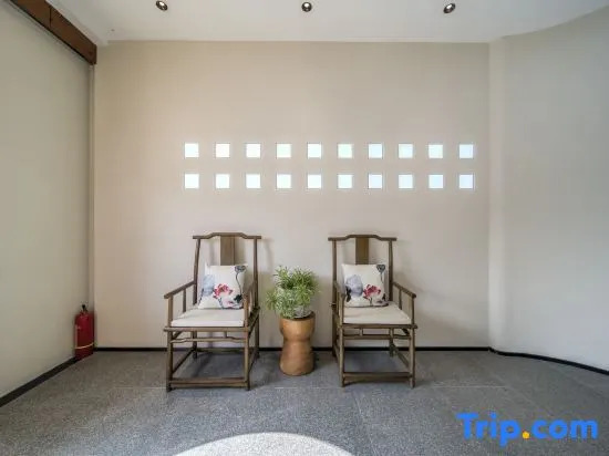 Zeyishan Homestay (Jiuhuashan Scenic Area Transfer Center)