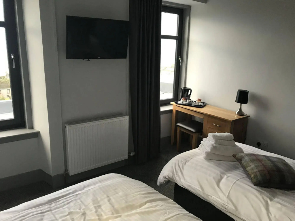 The Knowes Hotel & Restaurant