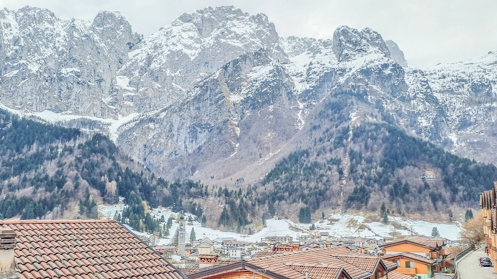 Casa Loca Colere