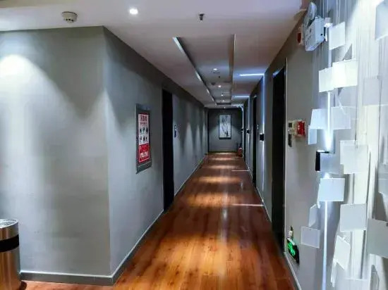 Sili Carl Visual Hotel