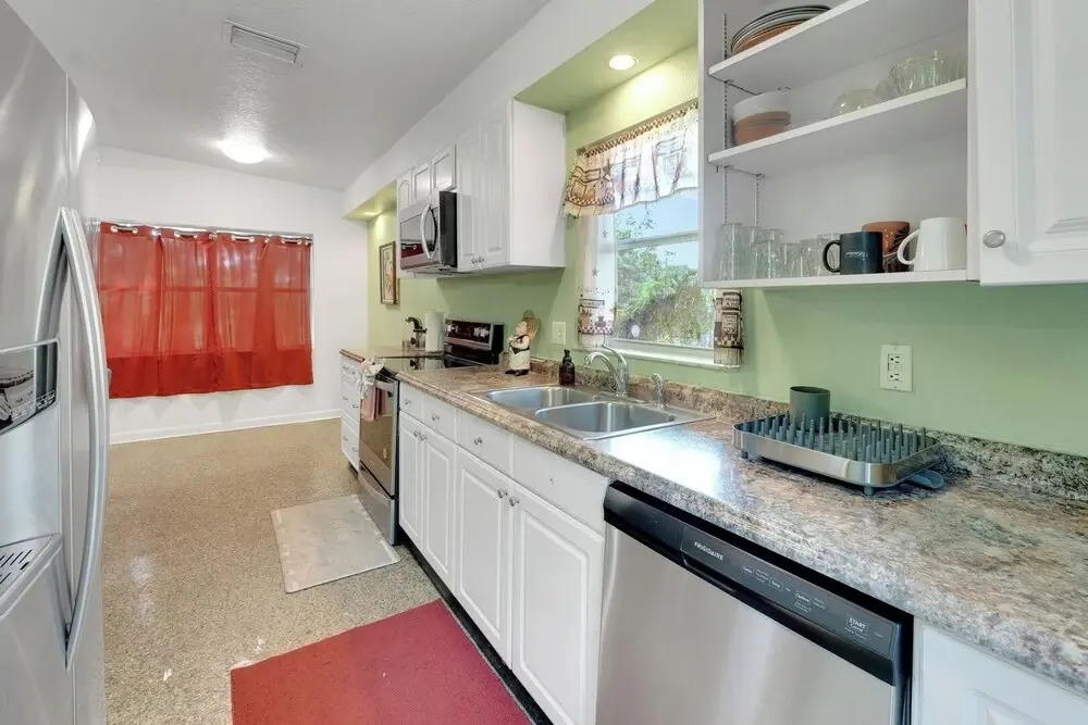 Modern Family Retreat Near Orlando Attractions